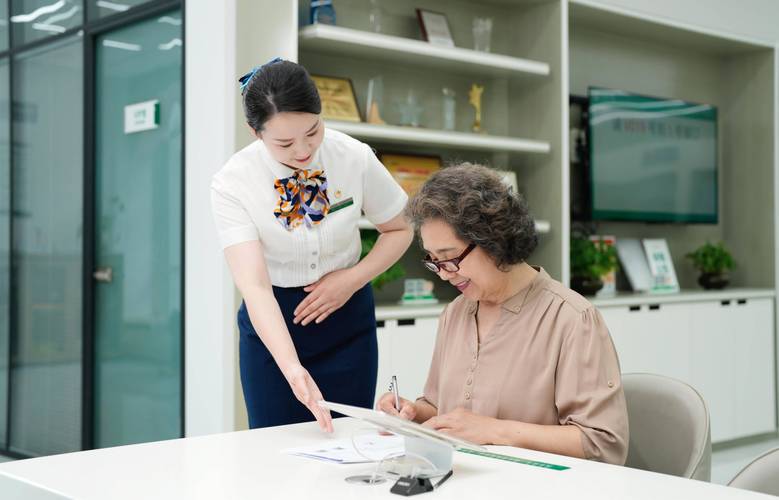 泰诚医保卡怎么取现银行卡余额，很多人都搞错了